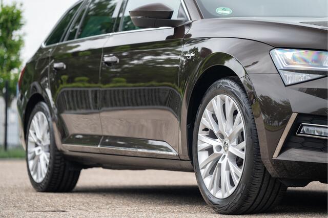 Skoda SUPERB Combi 1.4 TSI iV Laurin & Klement 218pk | Pano | Stoelvent. | Trekhaak | Adapt. Cruise | Matrix LED | 18"