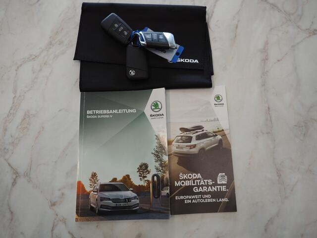 Skoda SUPERB Combi 1.4 TSI iV 218PK | Trekhaak | Virtual | Adaptive Cruise | BLIS | Carplay | DAB |