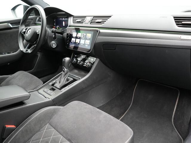 Skoda SUPERB Combi 1.4 TSI iV Sportline Plug In Hybrid 218pk PHEV | Trekhaak af Fabriek | Adaptive Cruise | Alcantara RS Sportstoelen Verwarmd | Canton Audio | 19"L.M | | Chrystal LED | Virtual |