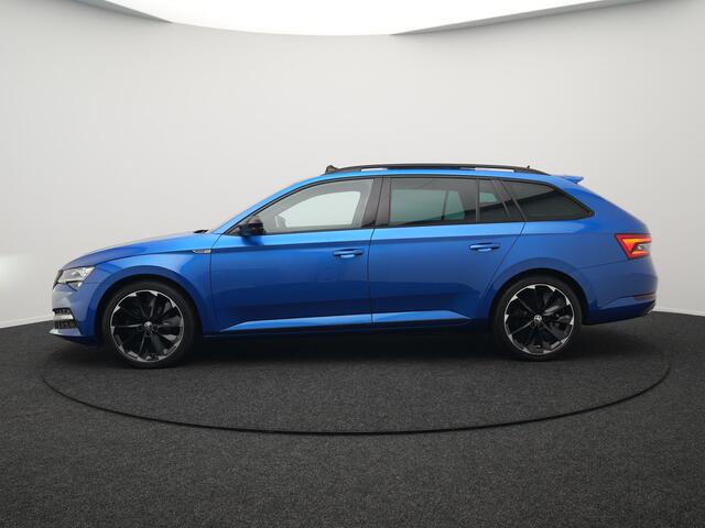 Skoda SUPERB Combi 1.4 TSI iV Sportline Business Plug In Hybrid 218pk PHEV | Panodak | Trekhaak af Fabriek | Alcantara Sportstoelen Memory | Adaptive Cruise | Crystal LED | Sfeerverlichting | Virtual | Navigatie | Apple Carplay | Stoelverwarming | DAB |