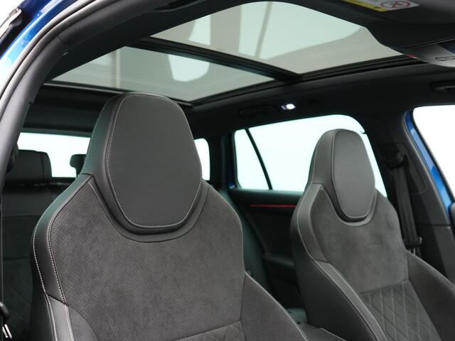 Skoda SUPERB Combi 1.4 TSI iV Sportline Business Plug In Hybrid 218pk PHEV | Panodak | Trekhaak af Fabriek | Alcantara Sportstoelen Memory | Adaptive Cruise | Crystal LED | Sfeerverlichting | Virtual | Navigatie | Apple Carplay | Stoelverwarming | DAB |