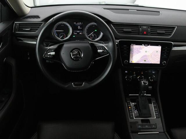 Skoda SUPERB 1.4 TSI iV Laurin & Klement | Leder | Trekhaak | Adaptive cruise | Stoelverwarming | Canton Sound | Navigatie | Memory | Full LED | Keyless | Carplay | PHEV