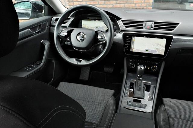 Skoda SUPERB Combi 1.4 TSI iV Business Edition Plus Trekhaak, ACC, Achteruitrijcamera