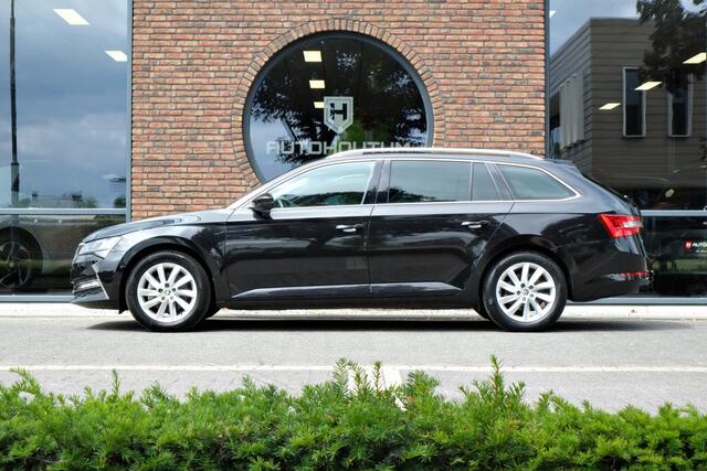 Skoda SUPERB Combi 1.4 TSI iV Business Edition Plus Trekhaak, ACC, Achteruitrijcamera
