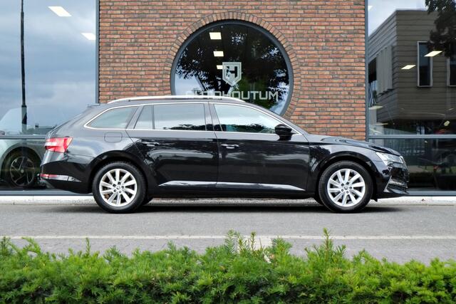 Skoda SUPERB Combi 1.4 TSI iV Business Edition Plus Trekhaak, ACC, Achteruitrijcamera