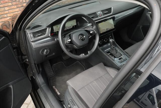 Skoda SUPERB Combi 1.4 TSI iV Business Edition Plus Trekhaak, ACC, Achteruitrijcamera