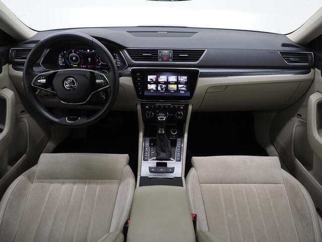 Skoda SUPERB Combi 1.4 TSI iV 218PK | Panoramadak | Trekhaak | Canton | 360 | Keyless | Adaptive Cruise | Carplay