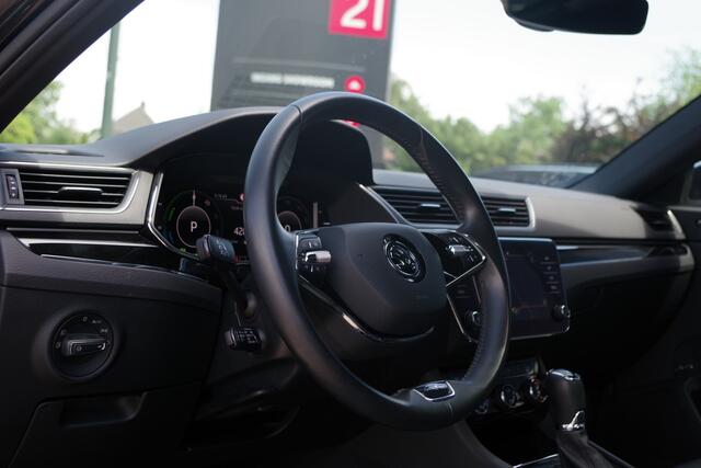 Skoda SUPERB Combi 1.4 TSI iV 218 PK Laurin & Klement PHEV, Leder, Panoramdak, 4 x Stoelverwarming, Camera