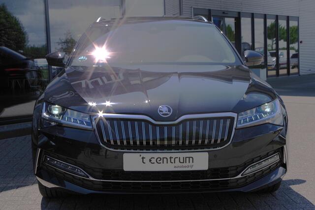 Skoda SUPERB Combi 1.4 TSI iV 218 PK Laurin & Klement PHEV, Leder, Panoramdak, 4 x Stoelverwarming, Camera