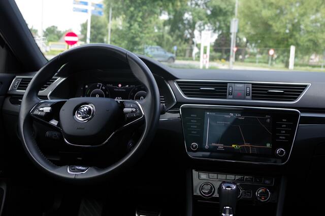 Skoda SUPERB Combi 1.4 TSI iV 218 PK Laurin & Klement PHEV, Leder, Panoramdak, 4 x Stoelverwarming, Camera