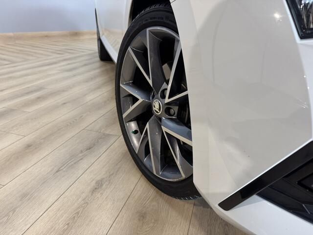 Skoda SUPERB Combi 1.4 TSI iV Sportline Business Airco ECC | Virtual | Memory | LED | Cruise Control | Trekhaak | Stuurverwarming | Camera | Sfeer | Isofix | NAP