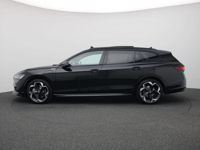 Skoda SUPERB Combi 1.5 TSI PHEV Sportline Business Pano-Schuifdak, Matrix LED-verlichting, Achteruitrijcamera, Keyless, Side Assist, Memorystoel, Adaptieve Cruise Controle, Stoel-Stuurverwarming, Trekhaak, 19" LM Velgen