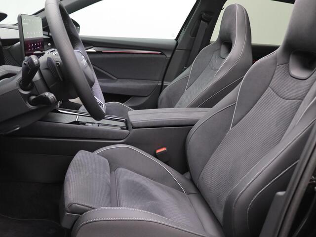 Skoda SUPERB Combi 1.5 TSI PHEV Sportline Business Pano-Schuifdak, Matrix LED-verlichting, Achteruitrijcamera, Keyless, Side Assist, Memorystoel, Adaptieve Cruise Controle, Stoel-Stuurverwarming, Trekhaak, 19" LM Velgen