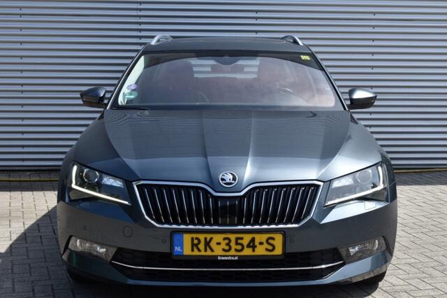 Skoda SUPERB COMBI 1.4 TSI DSG7 STYLE BUSINESS / P.DAK / EL. STOELEN / KEYLESS