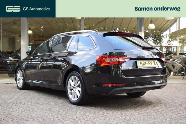 Skoda SUPERB Combi 1.4 TSI iV Business Pano / Leder / Memory / Adaptieve cruise / stoelverw / wegkl Trekhaak / 360 Camera / Etc
