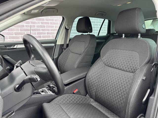 Skoda SUPERB Combi 1.4 TSI iV Business Edition Plus | Trekhaak | Navigatie | Cruise Control | Climate Control | Parkeersensoren | Apple CarPlay en Android Auto