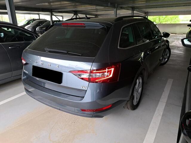 Skoda SUPERB Combi 1.4 TSI iV Business Edition | WORDT VERWACHT | Trekhaak | A.cam | Side assist |