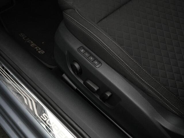 Skoda SUPERB Combi 1.4 TSI 150 pk DSG Style Business | Trekhaak | Geheugenstoel | Canton | Navigatie | Adaptive Cruise | Carplay
