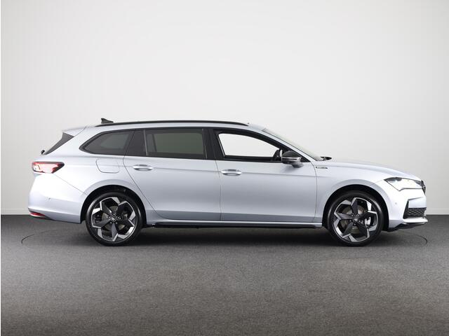 Skoda SUPERB Combi Sportline Business PHEV 1.5 TSI 204 pk 6 versn. DSG | Dynamic chassis control| Panoramadak | Lichtmetalen velgen 19 inch | Travel assist plus | Canton soundsystem
