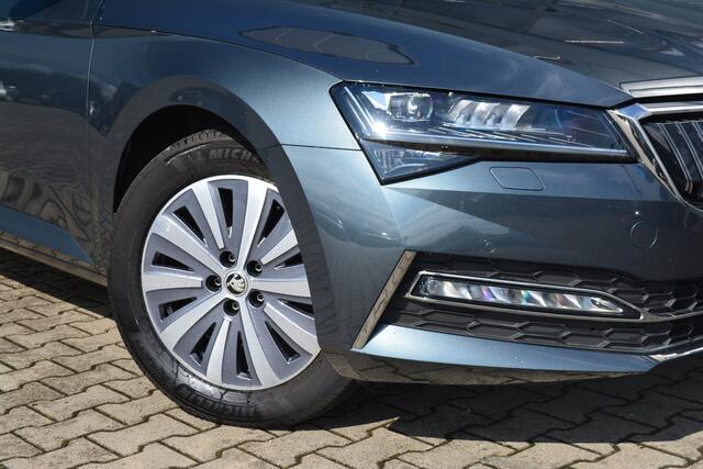 Skoda SUPERB Combi 1.4 TSI iV Business Edition Plus | Trekhaak | ACC | Camera |