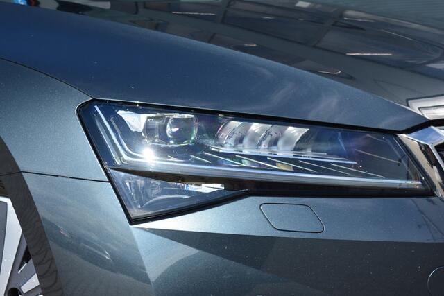 Skoda SUPERB Combi 1.4 TSI iV Business Edition Plus | Trekhaak | ACC | Camera |