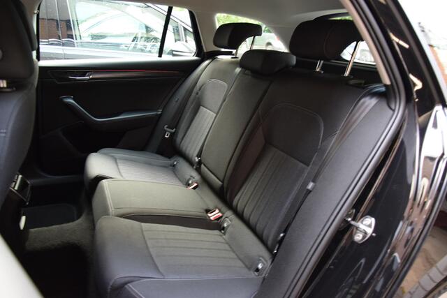 Skoda SUPERB Combi 1.5 TSI ACT Business Edition Plus | NL-Auto | BOVAG Garantie | Trekhaak | Virtual dashboard | Apple Carplay/Android Auto | Elektrische Bestuurdersstoel | Stoelverwarming |