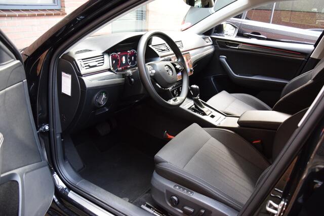 Skoda SUPERB Combi 1.5 TSI ACT Business Edition Plus | NL-Auto | BOVAG Garantie | Trekhaak | Virtual dashboard | Apple Carplay/Android Auto | Elektrische Bestuurdersstoel | Stoelverwarming |