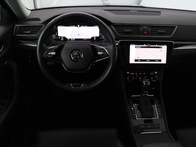 Skoda SUPERB 1.4 TSI iV Laurin & Klement | Panoramadak | Stoelventilatie | Trekhaak | Leder | Adaptive cruise | Virtual Cockpit | 360 Camera | Carplay | Full LED | Navigatie | Achterbankverwarming