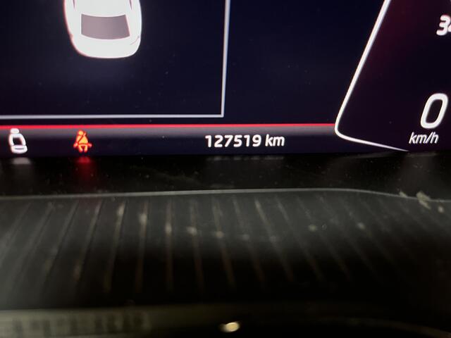 Skoda SUPERB Combi 1.4 TSI iV Sportline Business / AUTOMAAT/ PANO/ ELEKTR. TREKHAAK/ STOEL VERWARM. V+A/ ADAPT. CRUISE/ DIGITAL DASH/ KEYLESS/ ALCANTARA/ 360 CAMERA/ SMARTLINK/ NAVI/ DIGITAL DASH