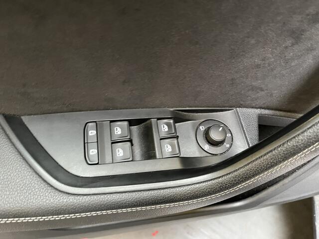 Skoda SUPERB Combi 1.4 TSI iV Sportline Business / AUTOMAAT/ PANO/ ELEKTR. TREKHAAK/ STOEL VERWARM. V+A/ ADAPT. CRUISE/ DIGITAL DASH/ KEYLESS/ ALCANTARA/ 360 CAMERA/ SMARTLINK/ NAVI/ DIGITAL DASH