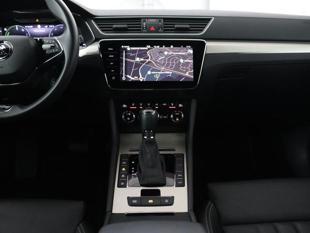 Skoda SUPERB 1.4 TSI iV Laurin & Klement | Stoelventilatie | Leder | Adaptive cruise | Virtual Cockpit | Massage | Canton Sound | Carplay | Achterbankverwarming | Navigatie