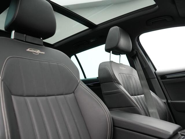Skoda SUPERB Combi 1.4 TSI iV Lauren & Klement Plug In Hybrid 218pk Dealer O.H PHEV | Panodak | Adaptive Cruise | Camera | Lederen Sportstoelen Memory & Ventilatie | Crystal LED | Apple Carplay | Lane Assist | Stoelverwarming | Navigatie | DAB |