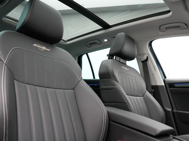 Skoda SUPERB Combi TSI iV Lauren & Klement Plug In Hybrid 218pk Dealer O.H PHEV | Panodak | Adaptive Cruise | 360 Camera | Lederen Sportstoelen Memory & Ventilatie | Lane assist | Navigatie | Apple Carplay | Virtual | Sfeerverlichting | Park Assist | DAB |