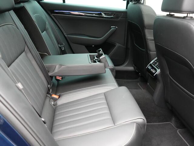 Skoda SUPERB Combi TSI iV Lauren & Klement Plug In Hybrid 218pk Dealer O.H PHEV | Panodak | Adaptive Cruise | 360 Camera | Lederen Sportstoelen Memory & Ventilatie | Lane assist | Navigatie | Apple Carplay | Virtual | Sfeerverlichting | Park Assist | DAB |