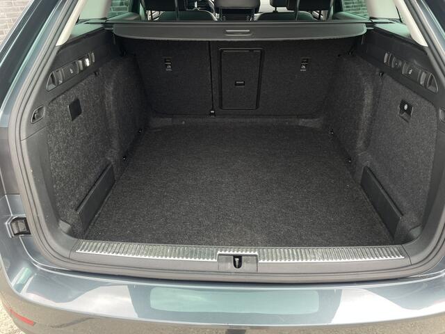 Skoda SUPERB Combi 1.5 TSI ACT Business Edition | Trekhaak | Camera | Alcantara | Memory | LED | Carplay | Climate