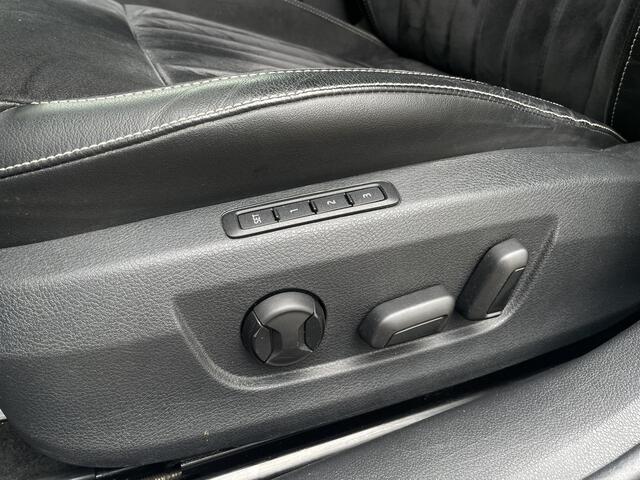 Skoda SUPERB Combi 1.5 TSI ACT Business Edition | Trekhaak | Camera | Alcantara | Memory | LED | Carplay | Climate