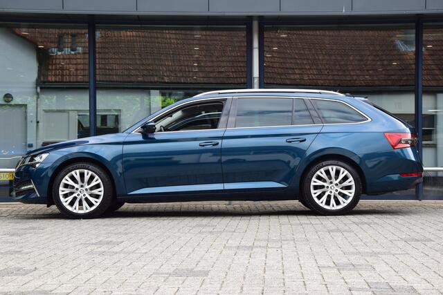 Skoda SUPERB Combi 1.4 TSI iV 160PK Business Edition Plus PHEV DSG Automaat | Org. NL | BOVAG Garantie | Trekhaak | Virtual dashboard | Apple Carplay/Android Auto | Elektrische Voorstoelen met geheugen | Verwarmde Voorruit + Stoelen |