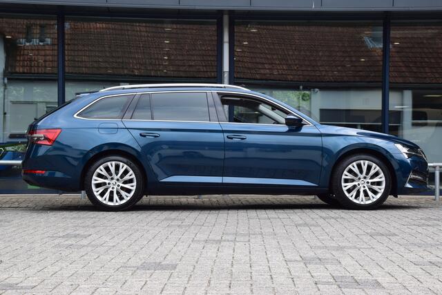 Skoda SUPERB Combi 1.4 TSI iV 160PK Business Edition Plus PHEV DSG Automaat | Org. NL | BOVAG Garantie | Trekhaak | Virtual dashboard | Apple Carplay/Android Auto | Elektrische Voorstoelen met geheugen | Verwarmde Voorruit + Stoelen |
