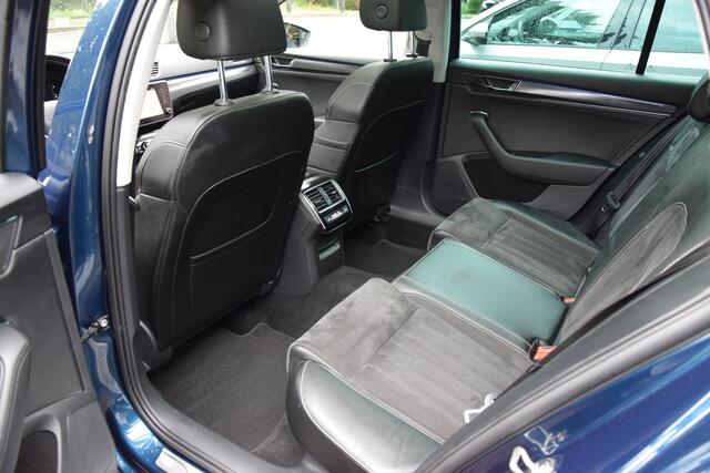 Skoda SUPERB Combi 1.4 TSI iV 160PK Business Edition Plus PHEV DSG Automaat | Org. NL | BOVAG Garantie | Trekhaak | Virtual dashboard | Apple Carplay/Android Auto | Elektrische Voorstoelen met geheugen | Verwarmde Voorruit + Stoelen |