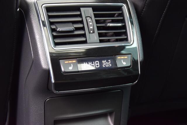 Skoda SUPERB Combi 1.4 TSI iV 160PK Business Edition Plus PHEV DSG Automaat | Org. NL | BOVAG Garantie | Trekhaak | Virtual dashboard | Apple Carplay/Android Auto | Elektrische Voorstoelen met geheugen | Verwarmde Voorruit + Stoelen |