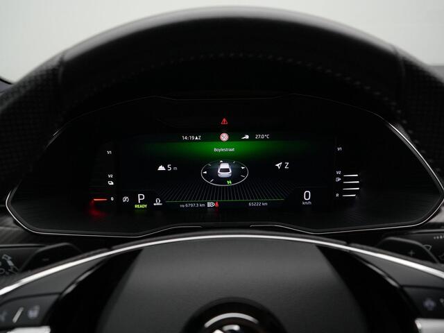 Skoda SUPERB Combi 1.4 TSI iV 218 pk DSG Sportline Business | Panoramadak | Trekhaak | Geheugenstoelen | Navigatie Columbus | Adaptief onderstel
