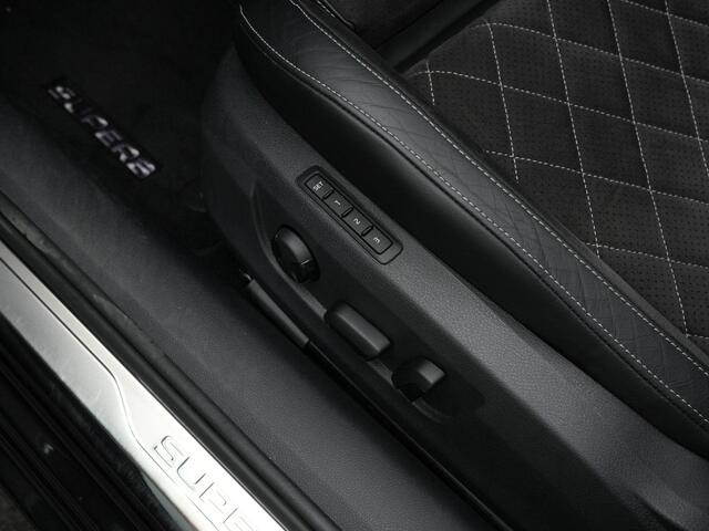 Skoda SUPERB Combi 1.4 TSI iV 218 pk DSG Sportline Business | Panoramadak | Trekhaak | Geheugenstoelen | Navigatie Columbus | Adaptief onderstel