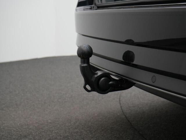 Skoda SUPERB Combi 1.4 TSI iV 218 pk DSG Sportline Business | Panoramadak | Trekhaak | Geheugenstoelen | Navigatie Columbus | Adaptief onderstel