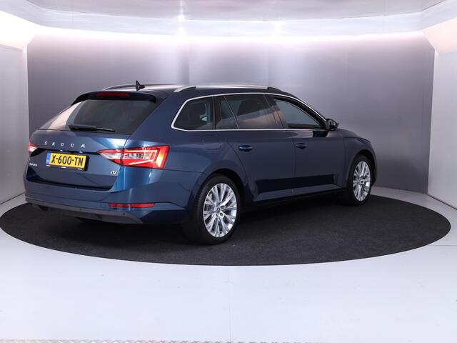 Skoda SUPERB Combi 1.4 TSI iV Business Edition Plus 218 pk Automaat (DSG) | Verlengde garantie | Navigatie | Parkeersensoren | Achteruitrijcamera | Elektr. voorstoelen met geheugen | Stoelverwarming v/a |