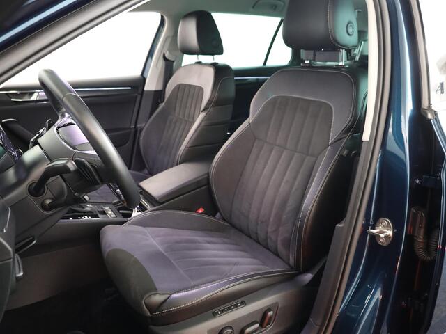 Skoda SUPERB Combi 1.4 TSI iV Business Edition Plus 218 pk Automaat (DSG) | Verlengde garantie | Navigatie | Parkeersensoren | Achteruitrijcamera | Elektr. voorstoelen met geheugen | Stoelverwarming v/a |