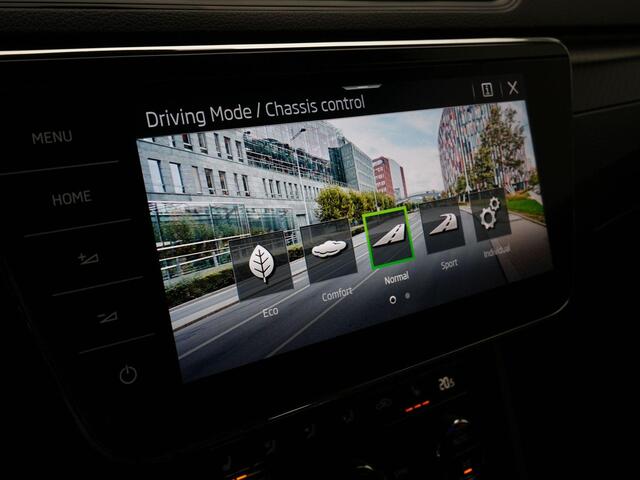 Skoda SUPERB Combi 1.4 TSI 218 pk iV Sportline Business | Panoramadak | Trekhaak | Matrix LED | Standkachel | Dynamic Chassis Control | 19 inch