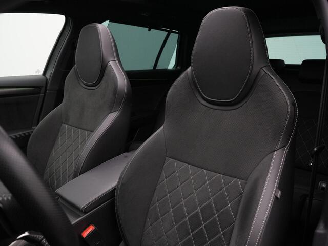 Skoda SUPERB Combi 1.4 TSI iV 218 pk DSG Sportline Business | Panoramadak | Trekhaak | Navigatie Columbus | Adaptief onderstel | Rondomzicht camera
