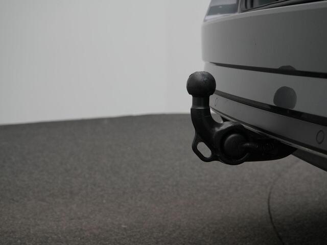 Skoda SUPERB Combi 1.4 TSI iV 218 pk DSG Sportline Business | Panoramadak | Trekhaak | Navigatie Columbus | Adaptief onderstel | Rondomzicht camera