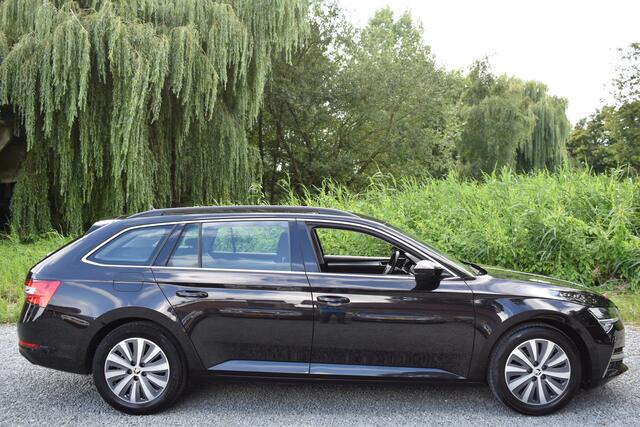 Skoda SUPERB Combi iV 218PK DSG HYBRID BUSINESS VIRTUAL/NAVI/TREKHAAK