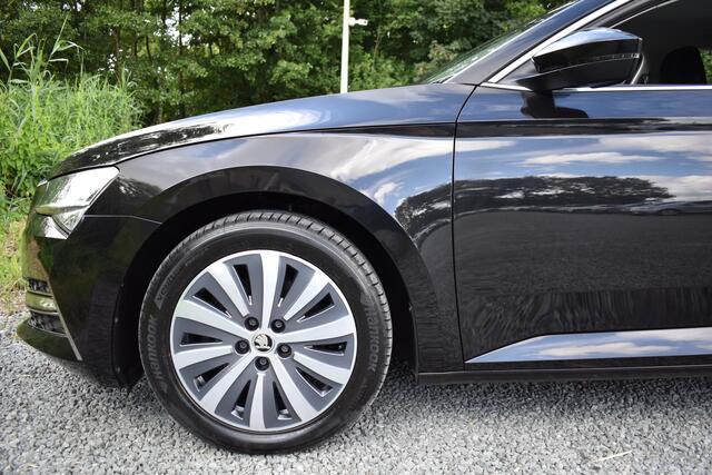 Skoda SUPERB Combi iV 218PK DSG HYBRID BUSINESS VIRTUAL/NAVI/TREKHAAK